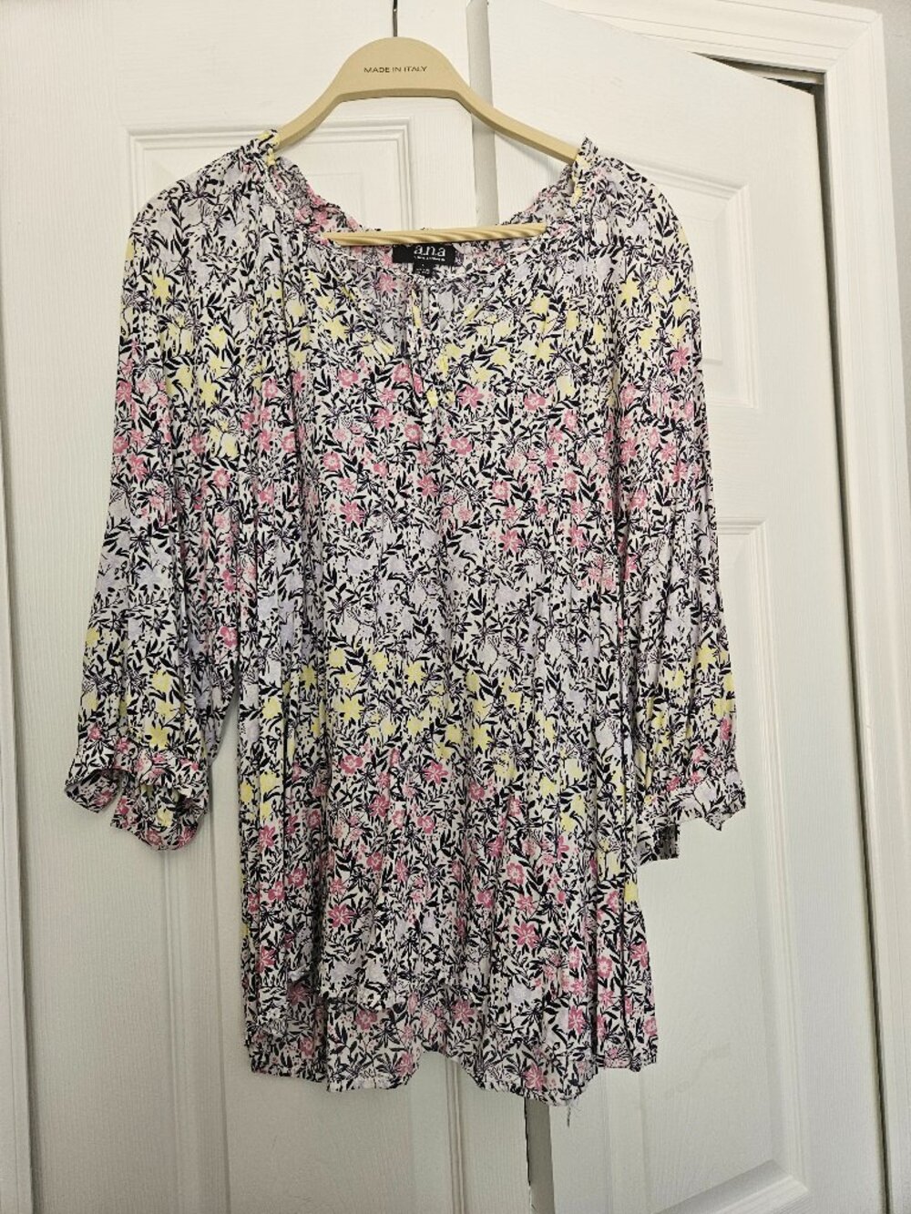 White Flower Print Blouse with Collar Tie and button writsts